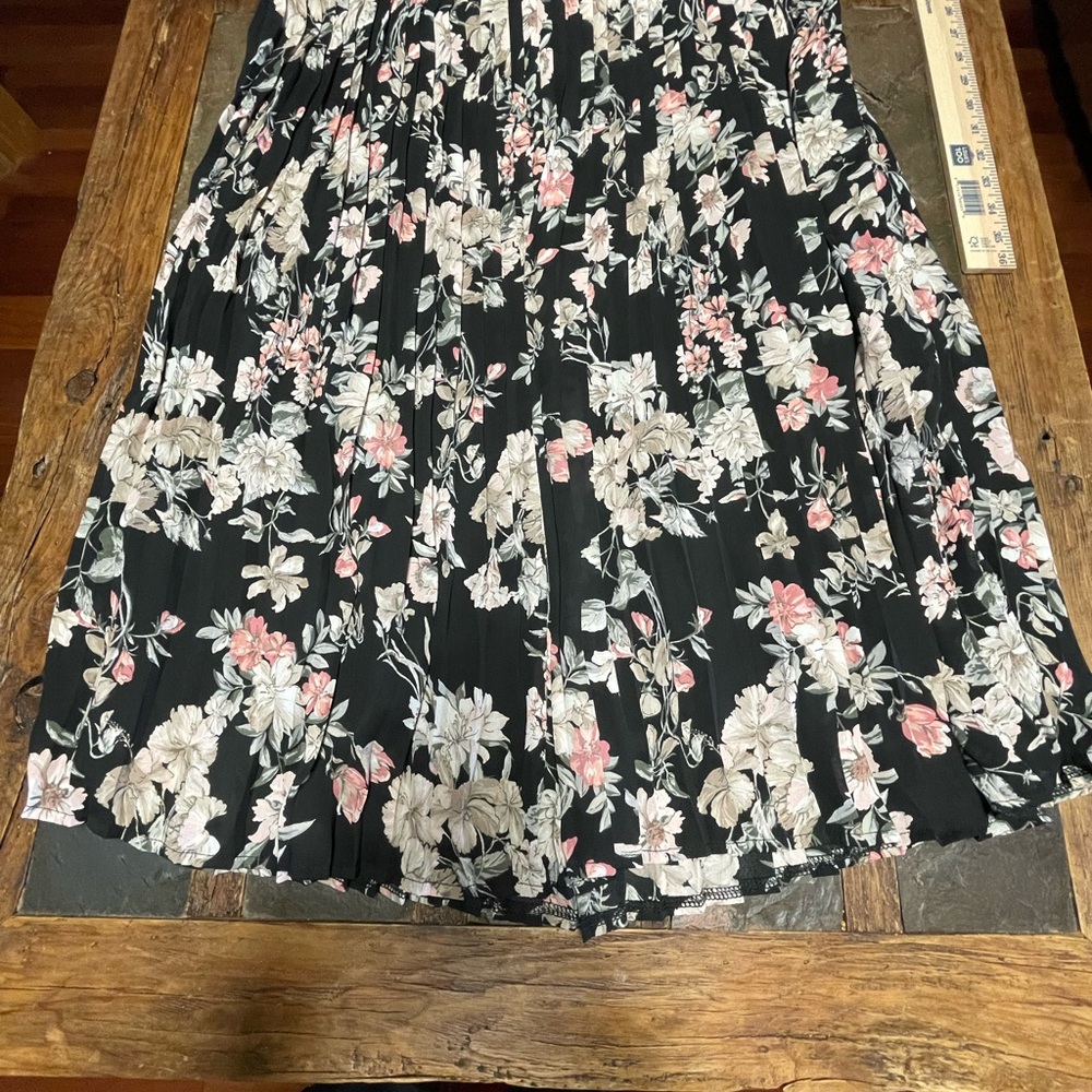 Jules & Leopold Black Floral A-Line Pleated Skirt